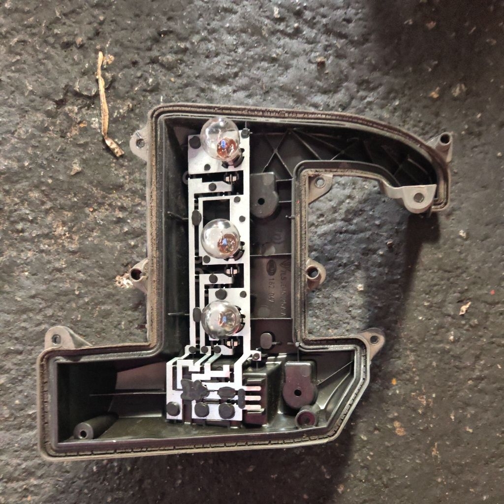 Porsche cayenne 957 ไฟท้าย bulf ขายึดใช้