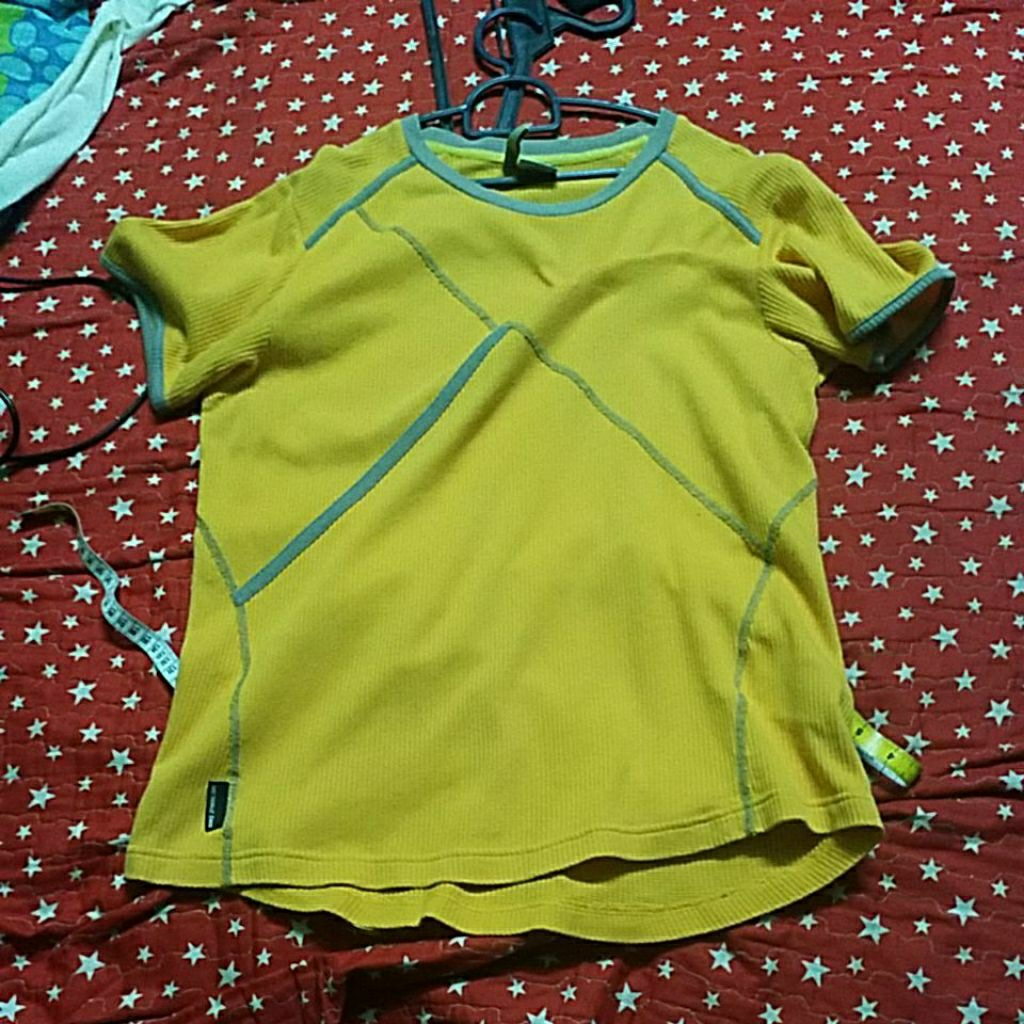 RINGER SHIRT VINTAGE NICE DESIGN SIZE 20X27 INCH