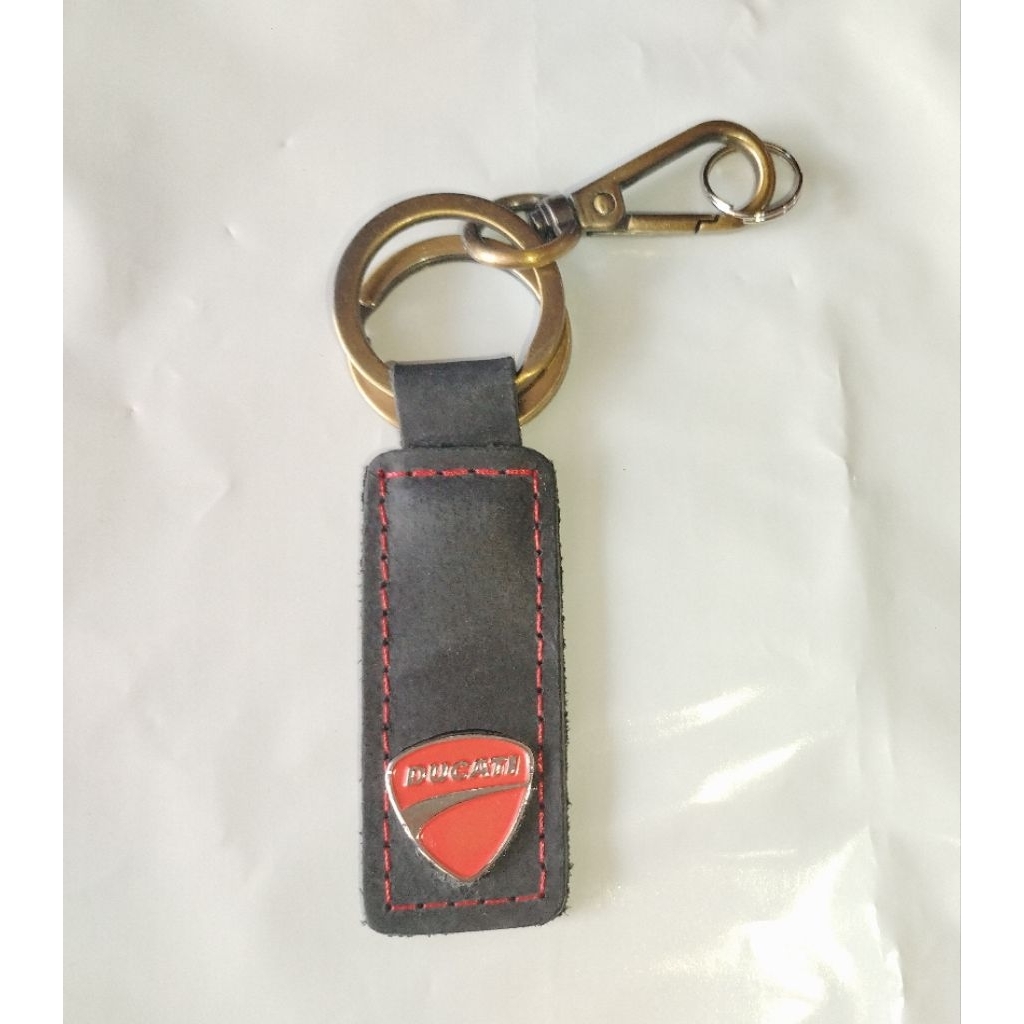 พวงกุญแจ ducati หนังใหม่