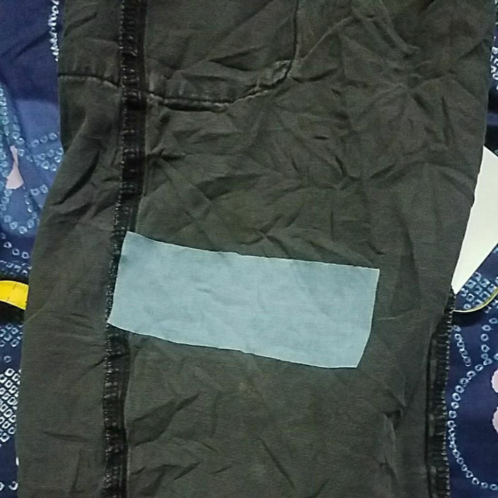 GU BAGGY CARGO JEANS SIZE 26X38 INCH..IAP TAMPAL