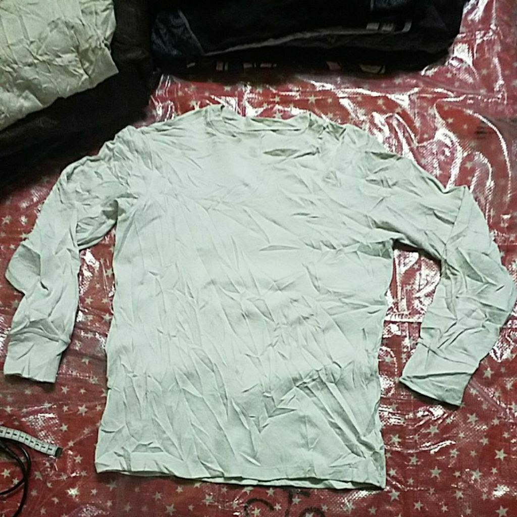 UNIQLO LONG SLEEVE HEAT TECH SIZE S 18.5x25 นิ้ว