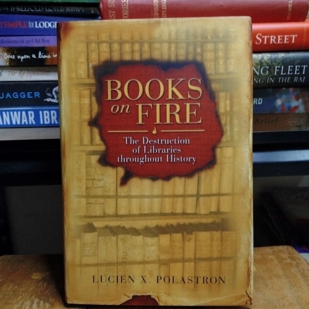 หนังสือ บนไฟ โดย Lucien X โปแลนด์