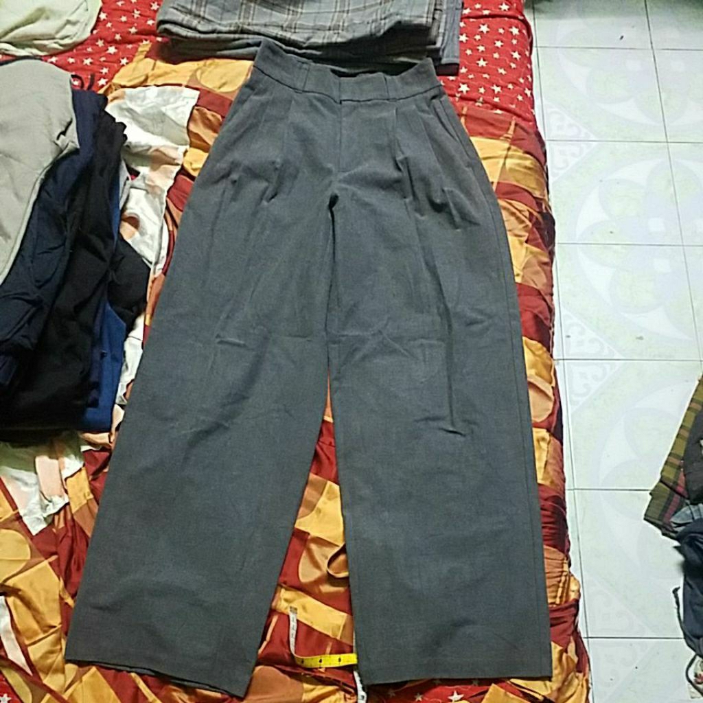 GU BAGGY PANT SIZE S 26 28x39.5 นิ้ว kaki 10 นิ้ว