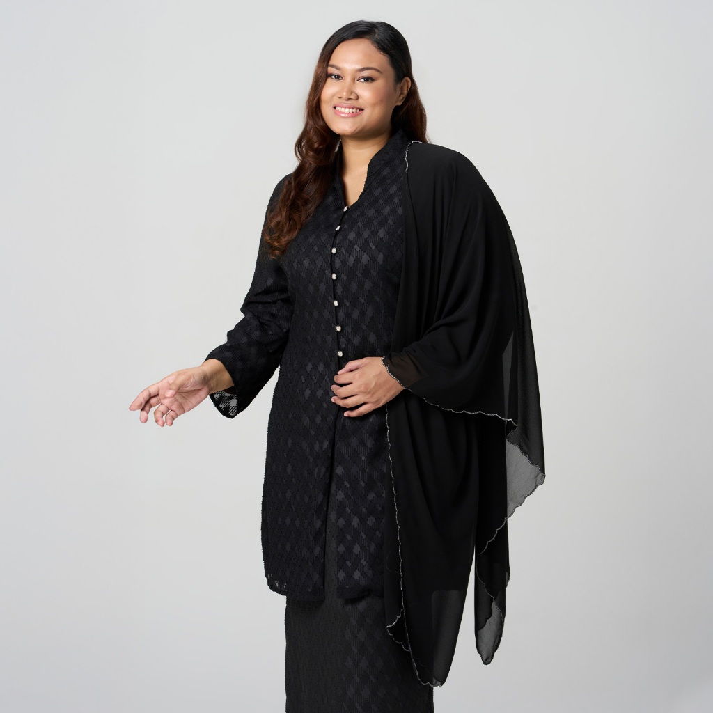 นางสาว Read X Sherry Al-hamed - Nehru Collared Tunic With Shawl Set | ไซส์ UK12-22 | สีดํา | MA63336