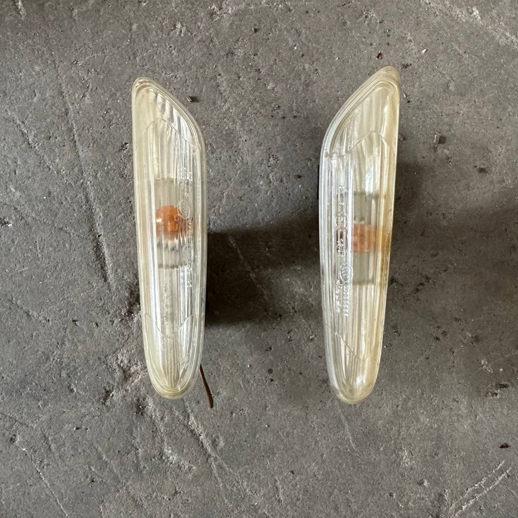 BMW E90 FENDER SIDE SIGNAL LIGHT ญี่ปุ่นใช้แล้ว