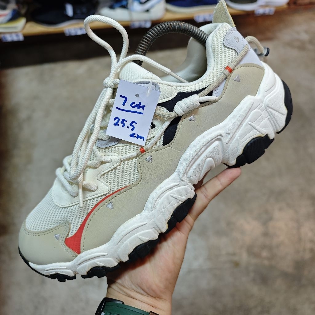 รองเท้าผ้าใบ Fla Size 7 UK /25.5 Cm