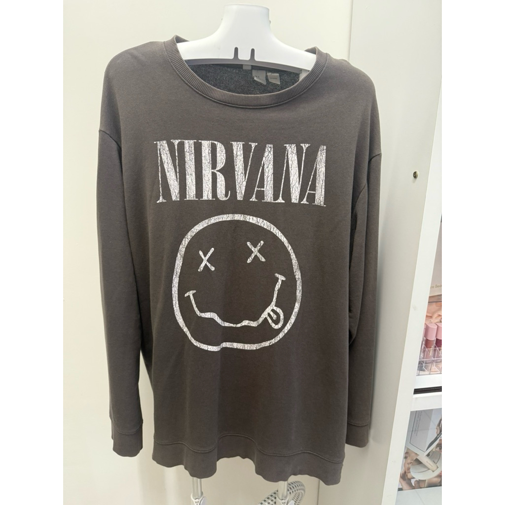 PRELOVED H&M Nirvana เสื้อยืดกราฟิกแขนยาว - สีเทา
