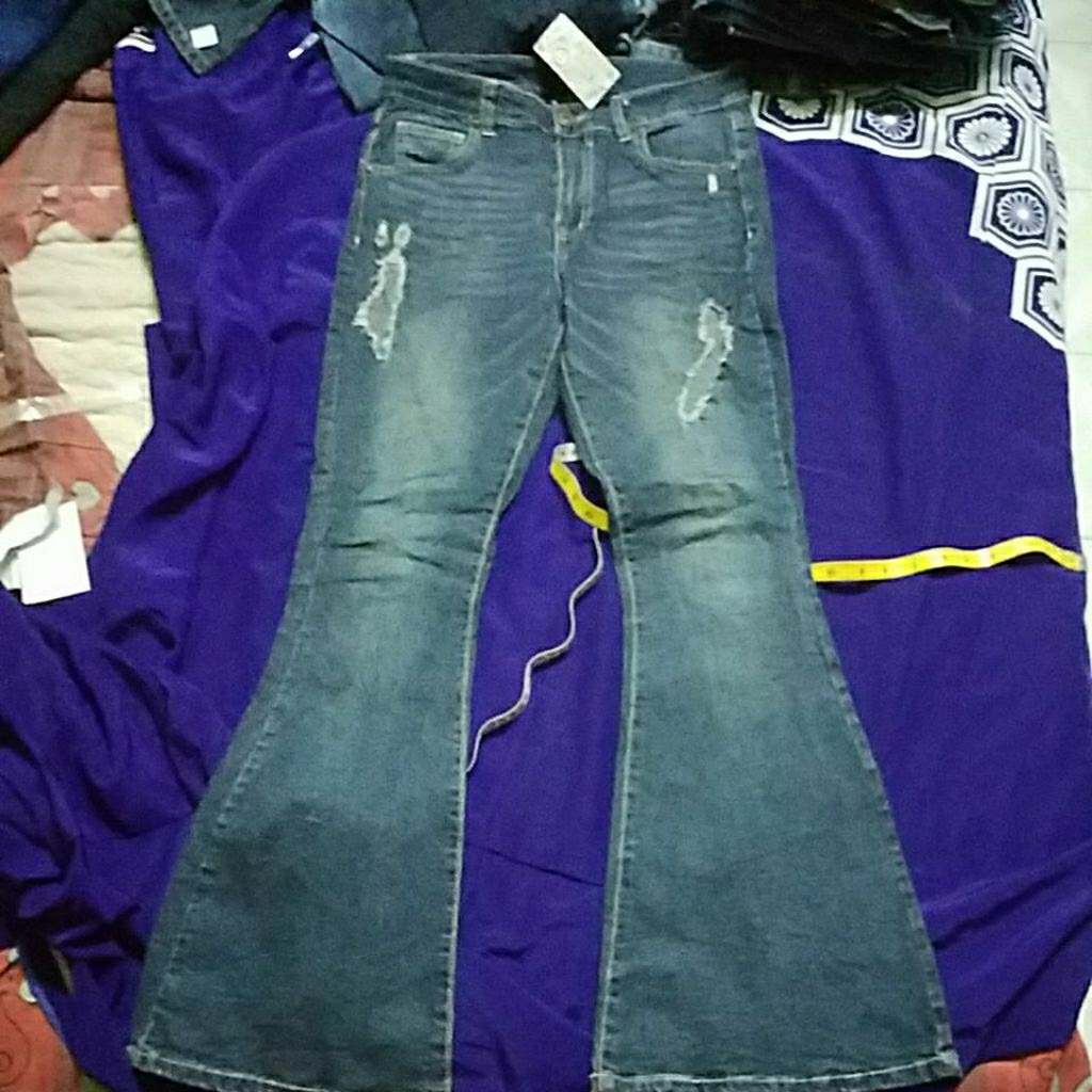 FLARE JEANS STRETCH RIB DEATHSTOCK SIZE 29 31X39 INCH.KAKI 11 INCH