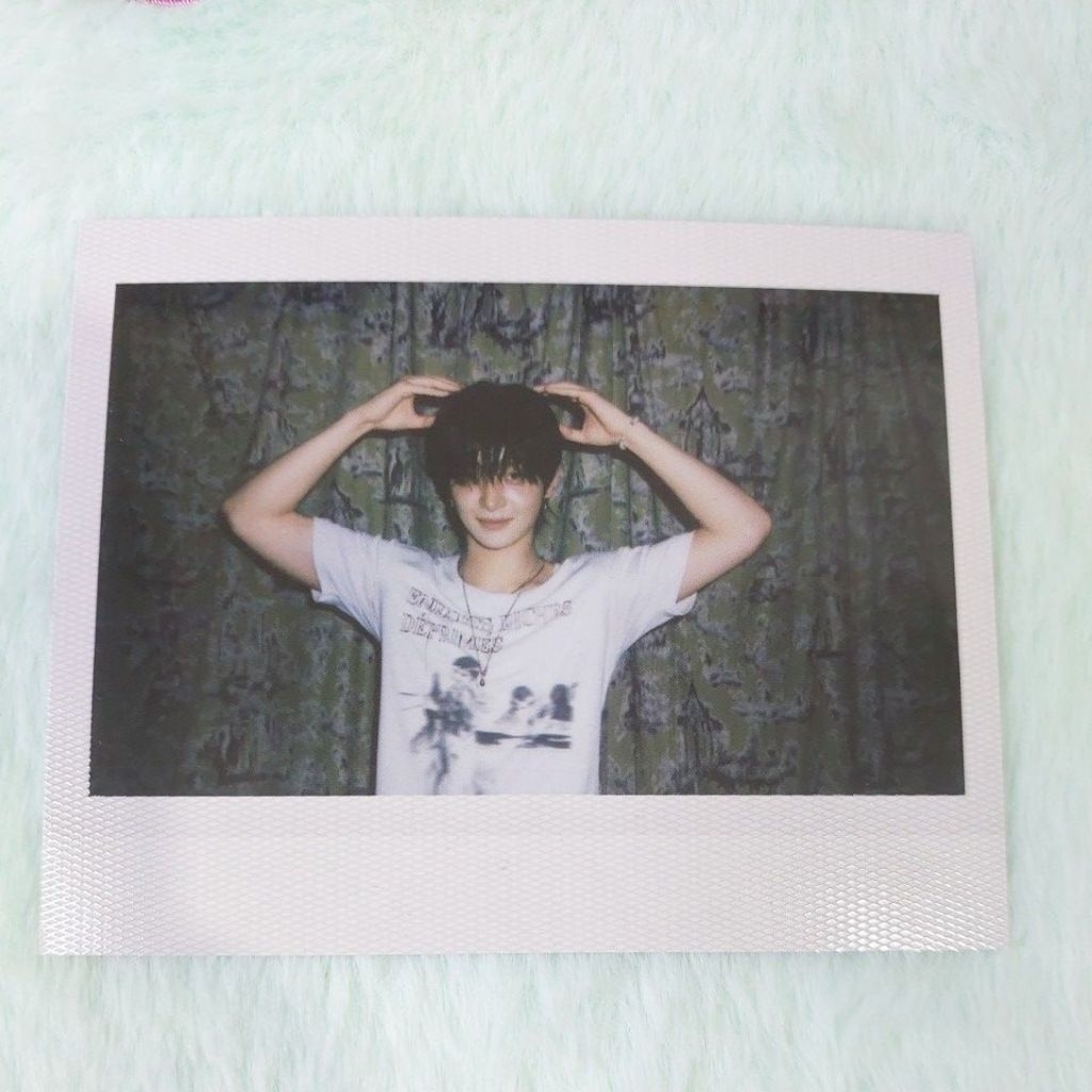 TREASURE JIHOON PHOTOCARD [มือบน]
