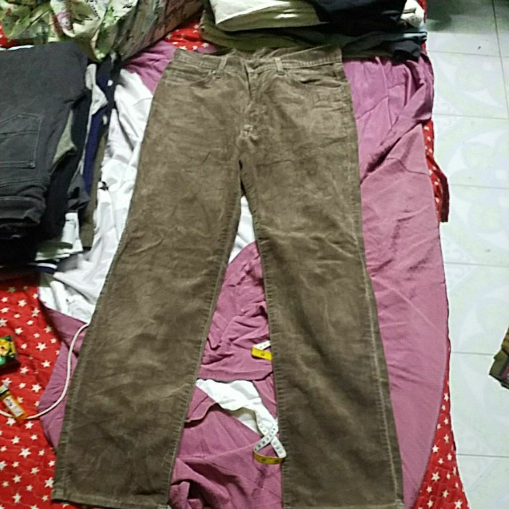 EDWIN JEANS CODUROY SIZE 33X43 INCH