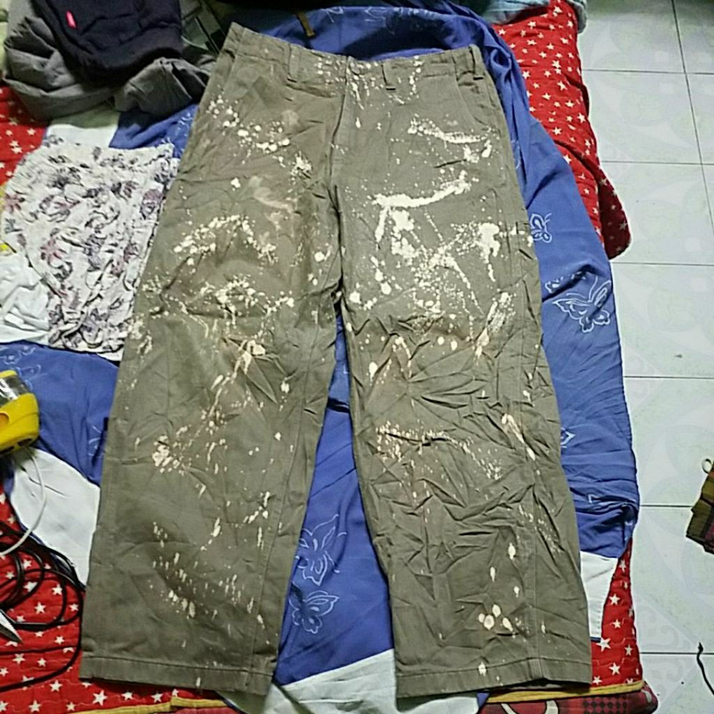 GU BAGGY JEANS KAIN TEBAL KERAS SIZE 34 36X42 INCH KAKI 10 นิ้ว