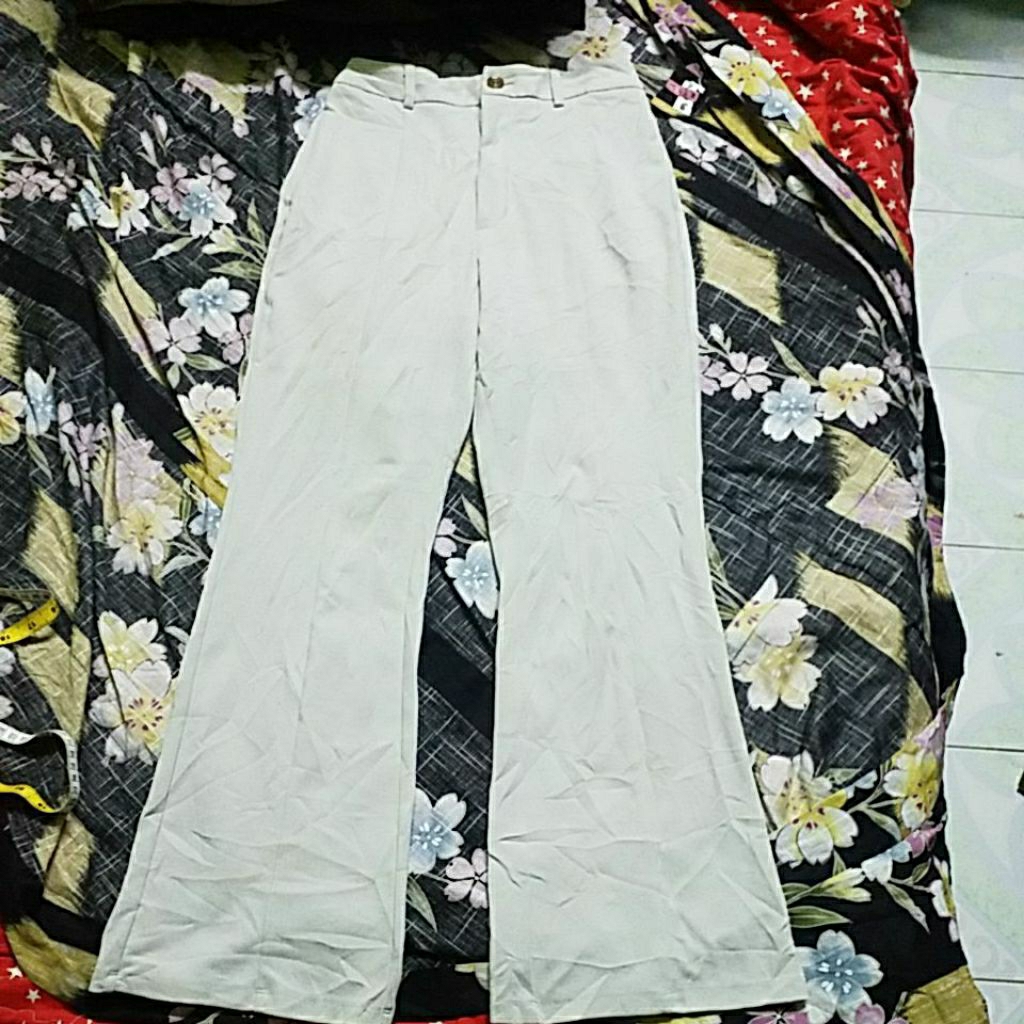 ผู้หญิง GU FLARE PANT SIZE S 26 31X39 INCH