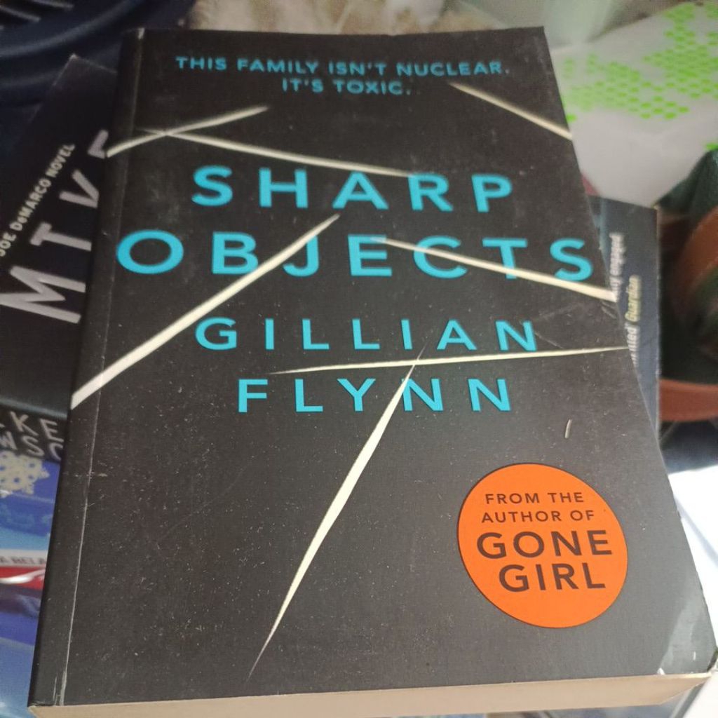 N4/Sharp Objects /A major HBO & Sky Atlantic Limited Series /By Gillian Flynn/ENG/USED/COND B(BH)