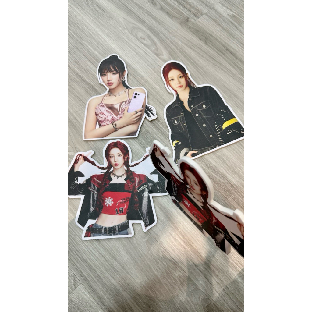 Celebrity Idol Hold Version Humanoid Bubble Board KT Board Song Yuqi Zhang Linghe