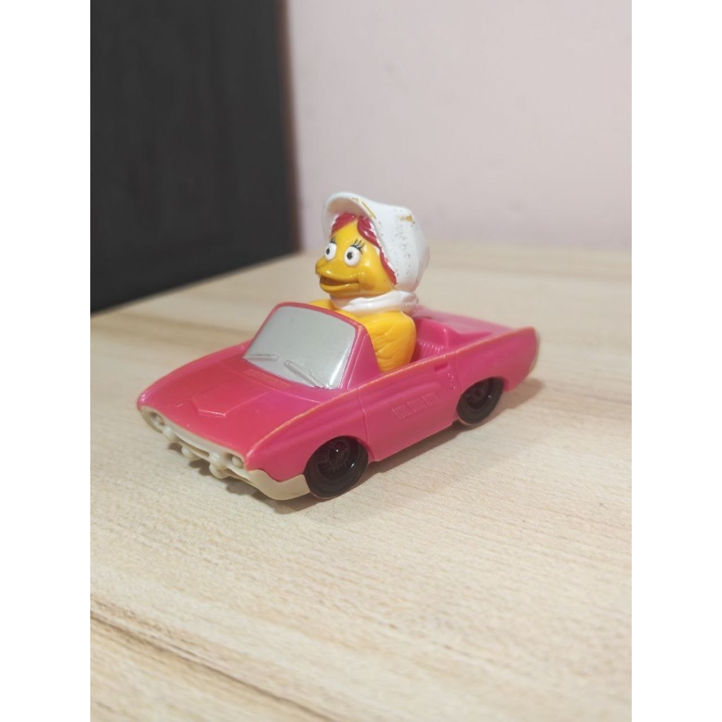 Vintage McDonalds Birdie The Early Bird Driving สีชมพู