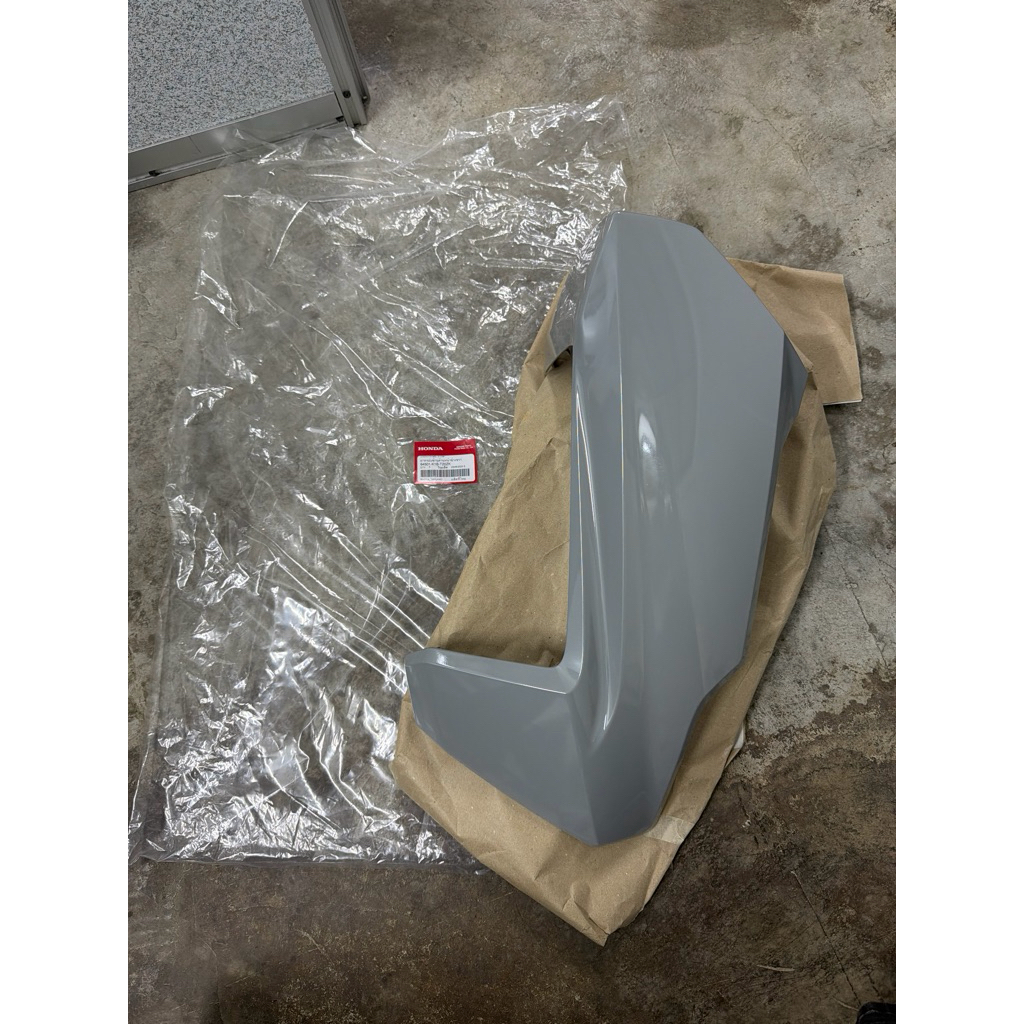 ฝาครอบ R Fr Side Grey 2025 Honda Forza 250 V2 Legshield Kanan Forza 250 v2 2025