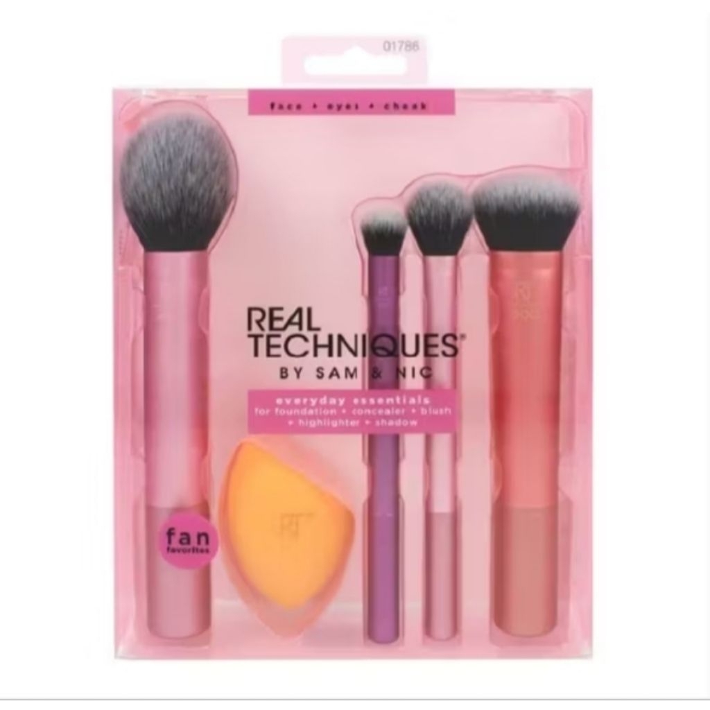 RT SET 4 BRUSH + SPAN BEAUTY BLANDER