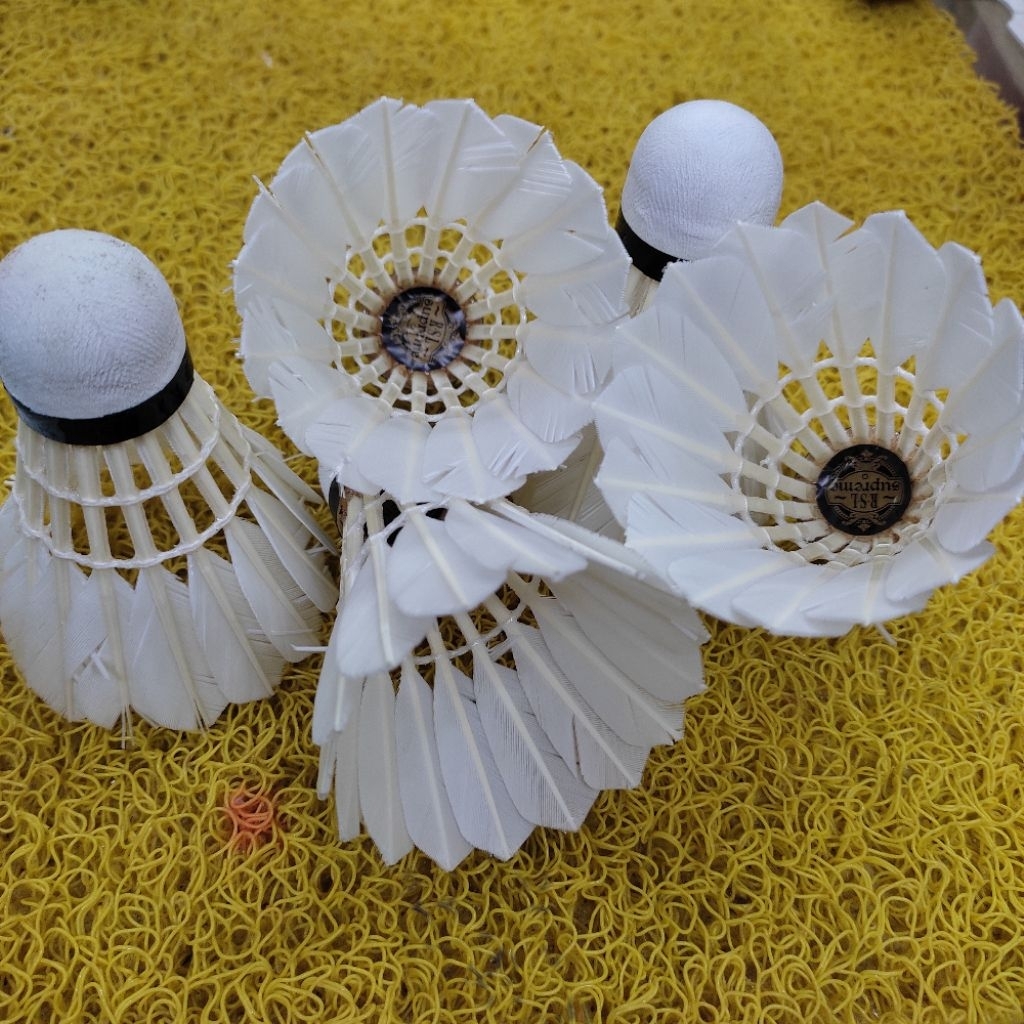 กระสวยแบดมินตัน bola lama,Quality A class RSL Supreme RSL Classic