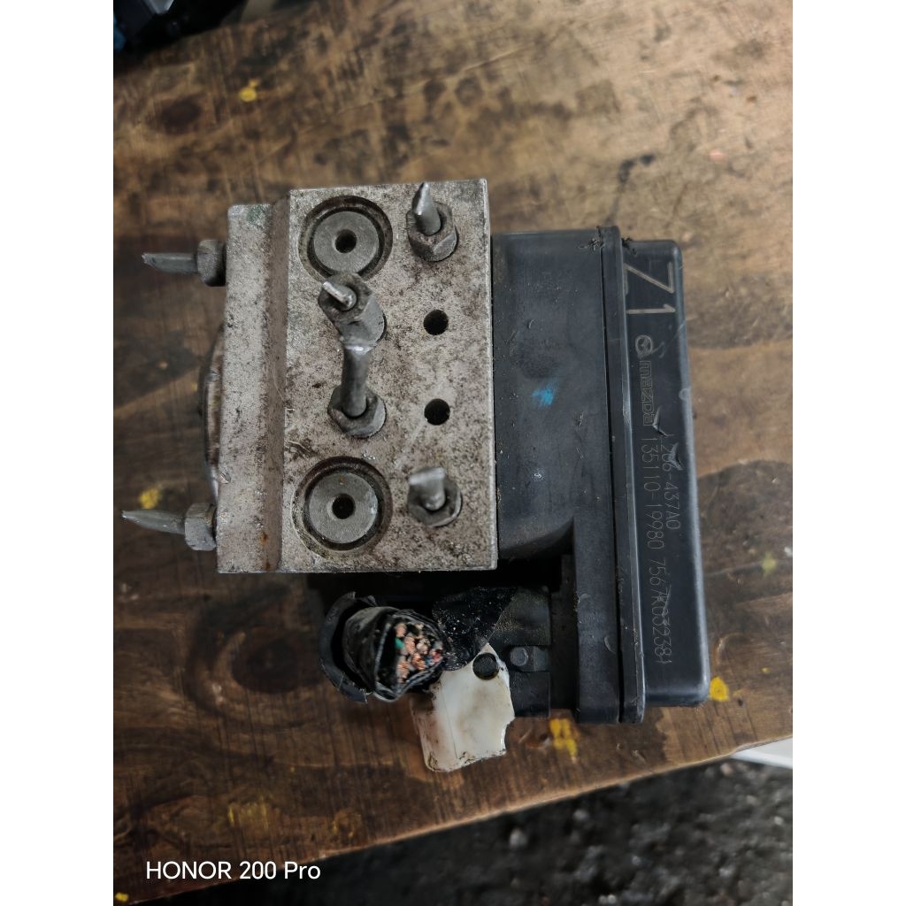 MAZDA MPV LY3P ปั๊ม ABS L2Y6-437A0 ใช้