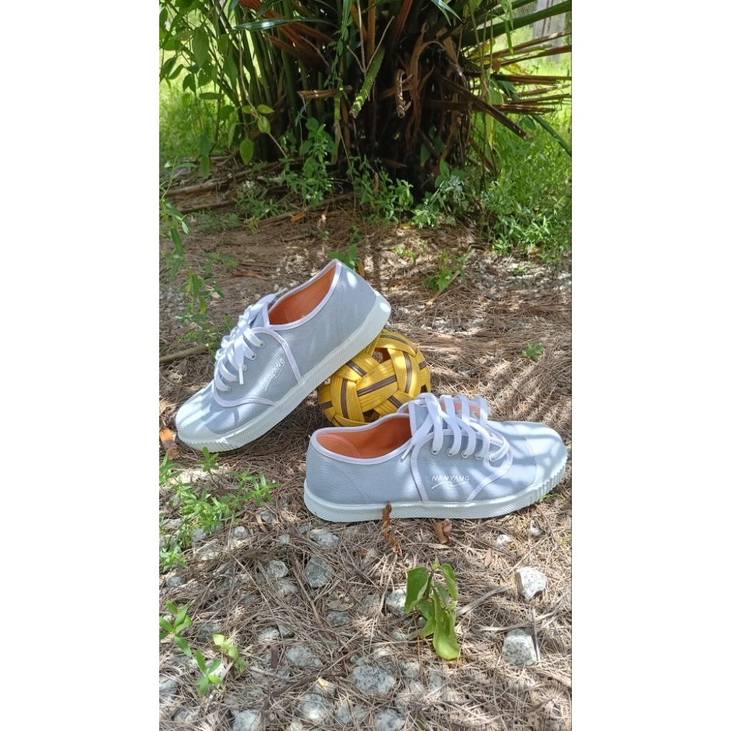 NANYANG รองเท้าฟุตบอล NANYANG รองเท้าสี GREY