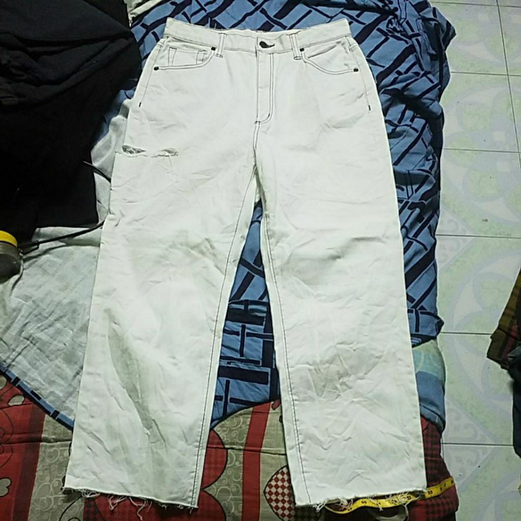 GU BAGGY JEANS SIZE 30X37.5 INCH
