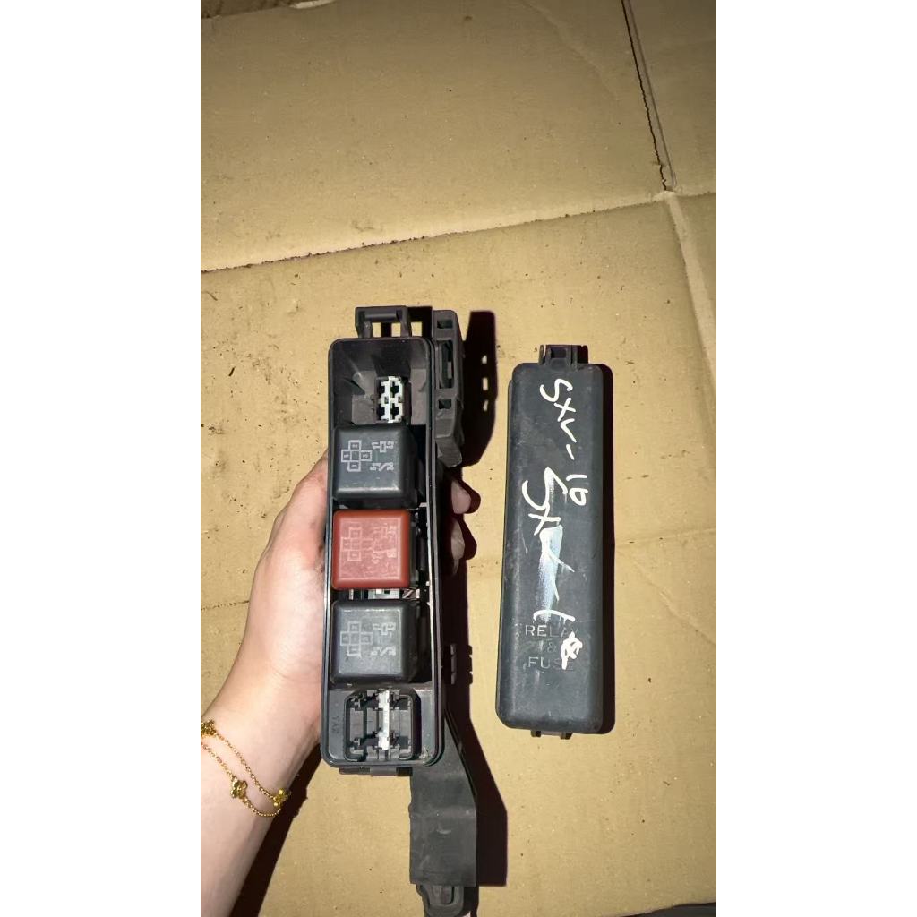 Fius Box Toyota Camry SXV10 กล่องฟิวส์ Toyota Camry SXV10 (ใช้แล้ว HALFCUT)