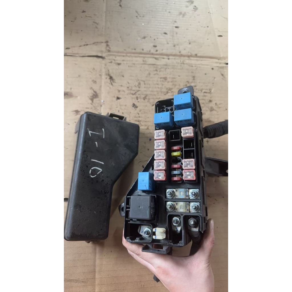 Hyundai i10 Outer Fuse Box Luar Hyundai i10 (ใช้แล้ว HALFCUT)