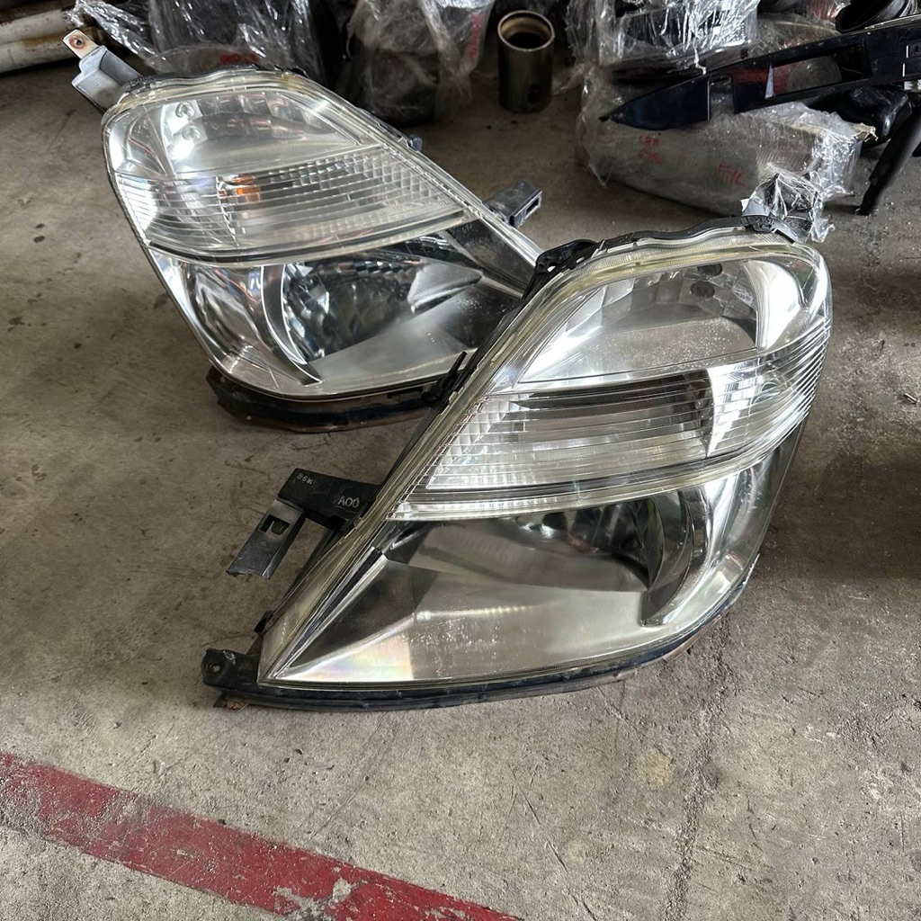 HONDA STREAM RN1 RN3 HEADLAMP ใช้แล้วจากญี่ปุ่น