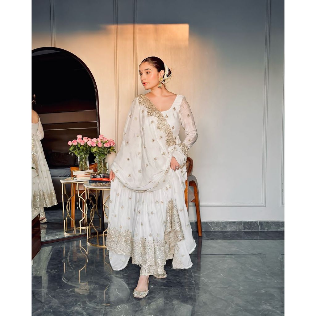 DULHAN GOWN สีขาว AMISHA ANARKALI SILK STYLISH พร้อมกางเกงขนาด S ถึง 3XL FD121 35P 7D