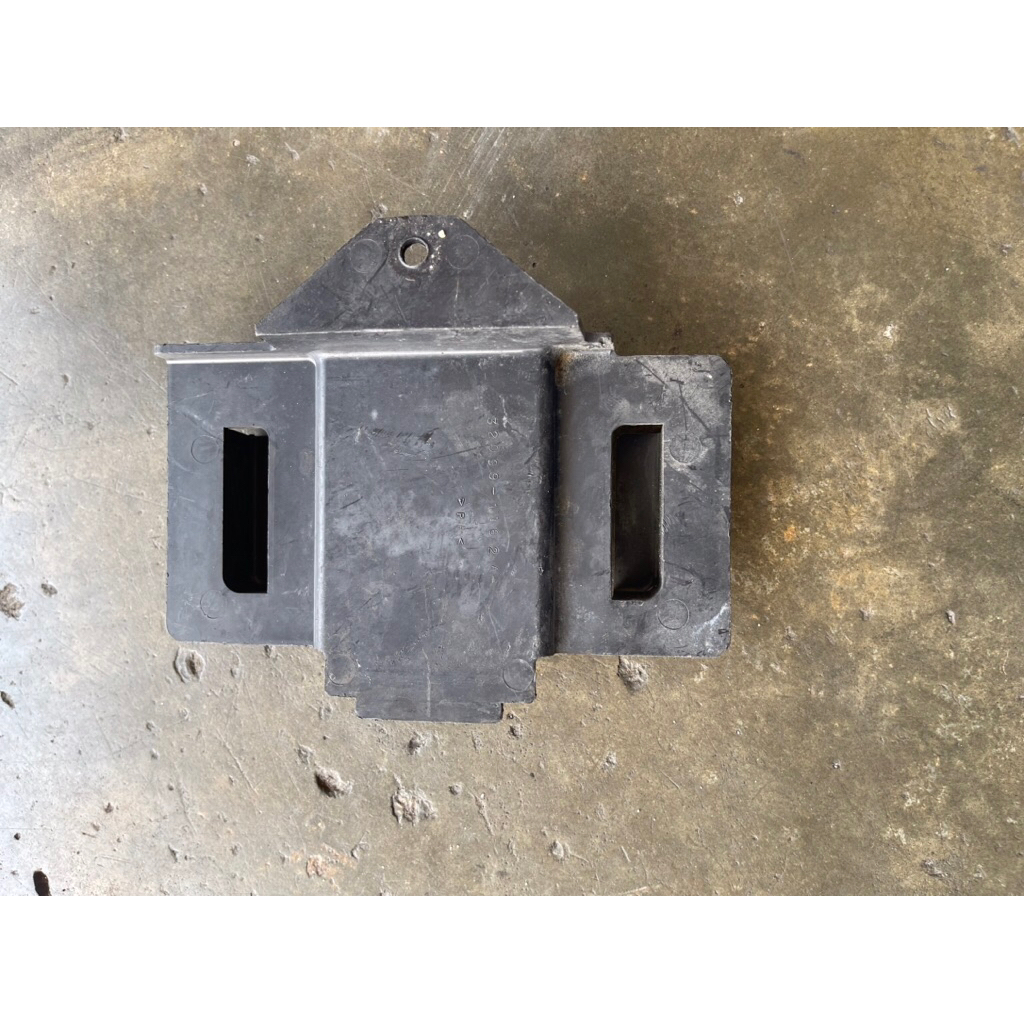 KAWASAKI ZXR400 (ZXR400L) BRACKET - FUSE BOX 1994-1999