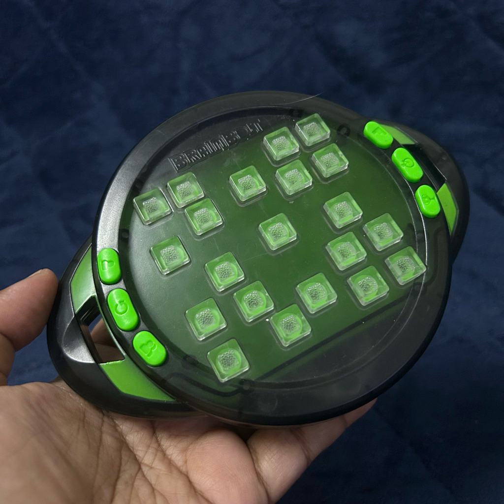 ARES Preloved Brainbolt Memory Game