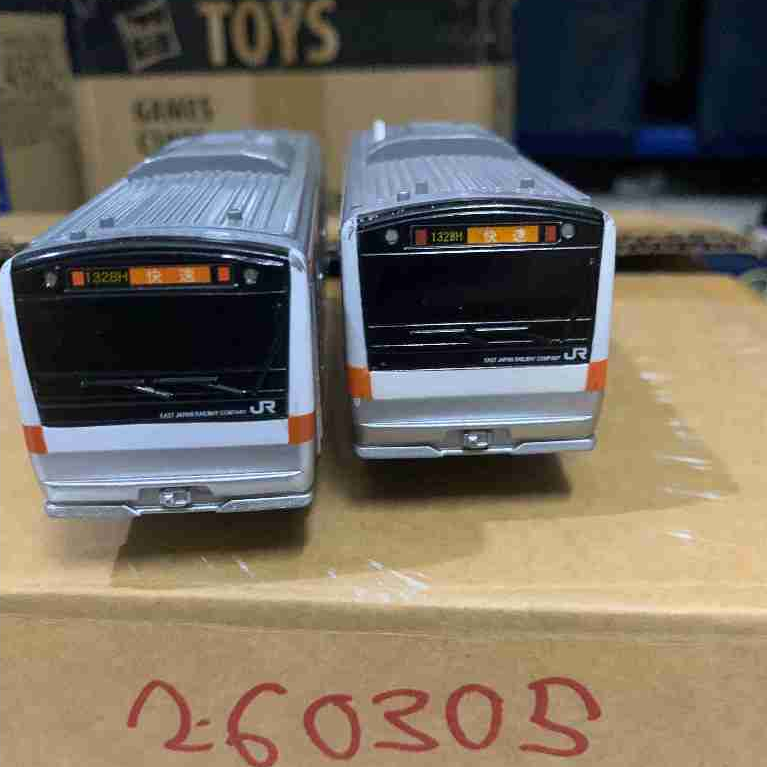 Preloved ทํางานอิเล็กทรอนิกส์ Tomy Plarail trainJR East E233 series พร็อพรถไฟ CHUO line