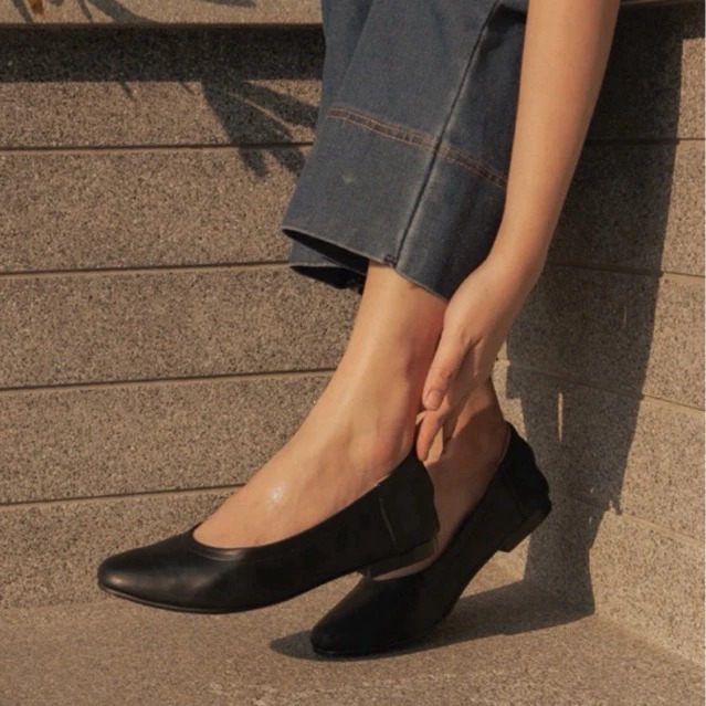 Peucha-Svelte Soft Sole Shoes Slim Feet ( สีดํา , 39 / 24cm )