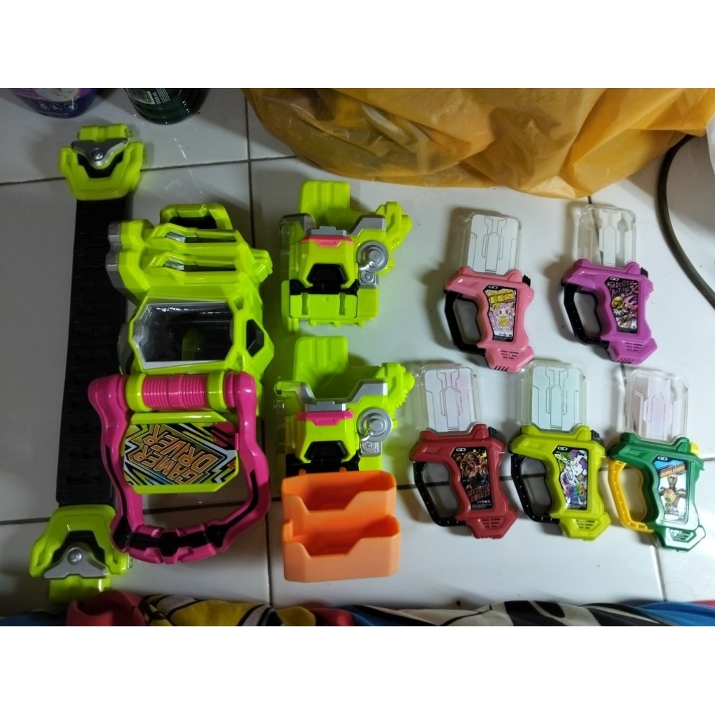 Kamen Rider Ex-Aid DX Gamer Driver & Gashat