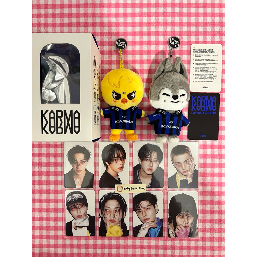 อัลบั้มรูปอย่างเป็นทางการของ Stray Kids รุ่น Karma Skzoo