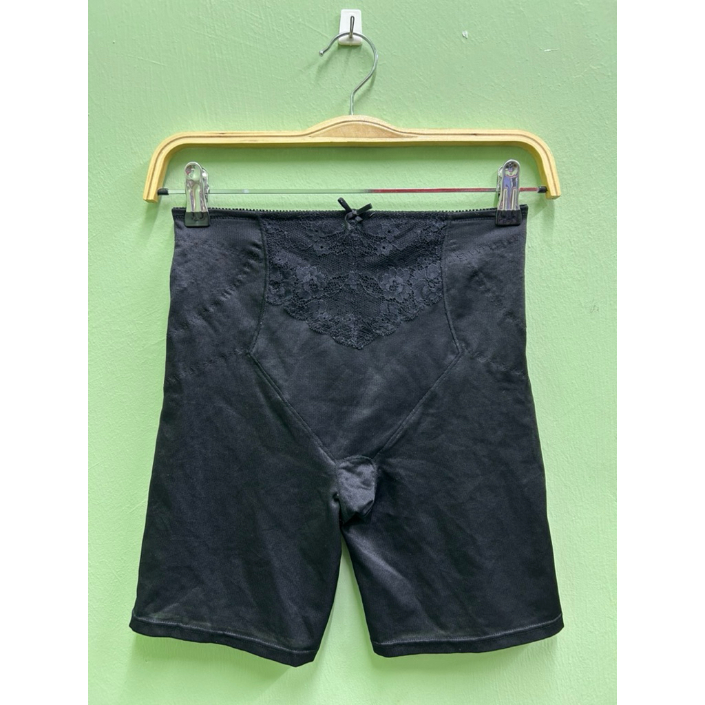 GS32 กางเกงฟิตเข็มขัด