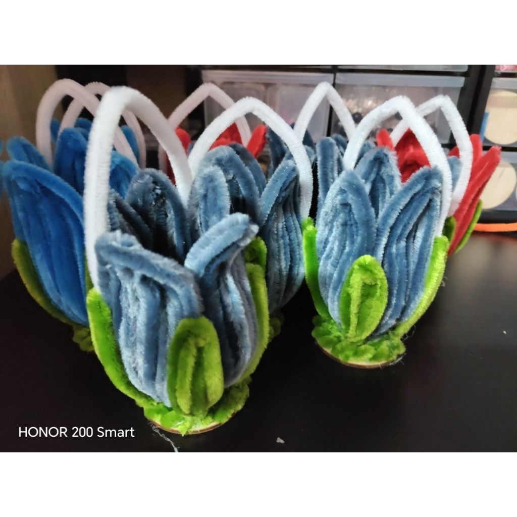 งานแต่งงานงานเลี้ยงวันเกิด Doorgift Sourviner Candy รูปทรงดอกไม้ Fuzzy Wire กระเป๋าทํามือ