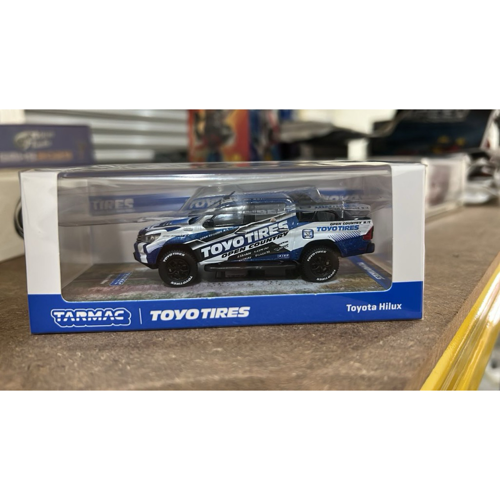 TARMAC WORKS Toyota Hilux Toyo Tires