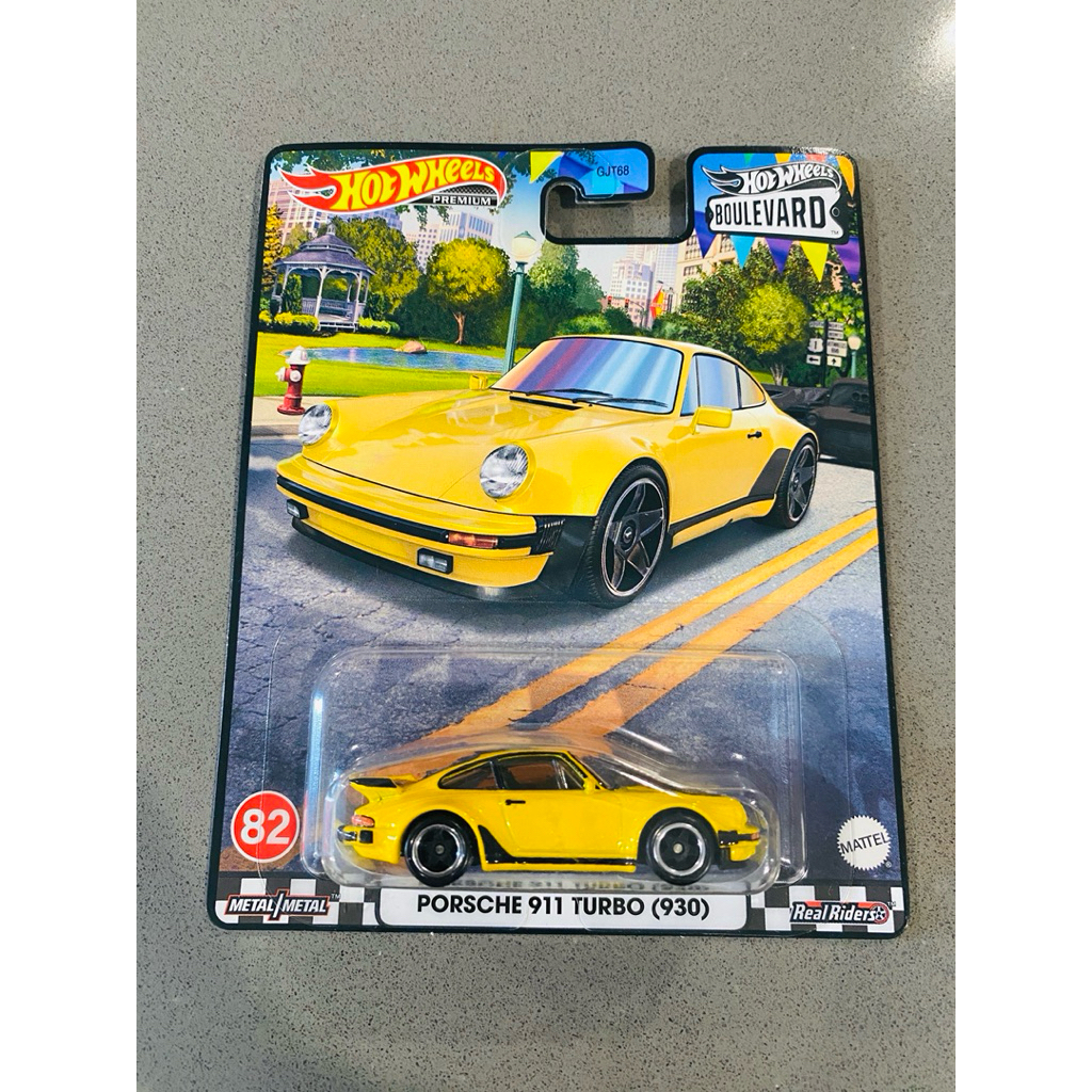 Hot Wheels Premium Boulevard 82 Porsche 911 Turbo (930) รถหล่อ