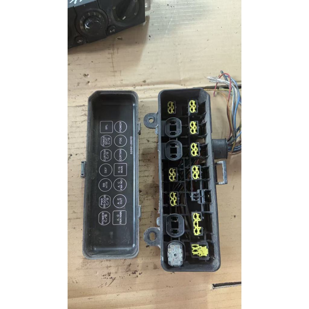 Toyota Hiace LH113 Fuse Box โกศล Toyota Hiace LH113 (USED HALFCUT)