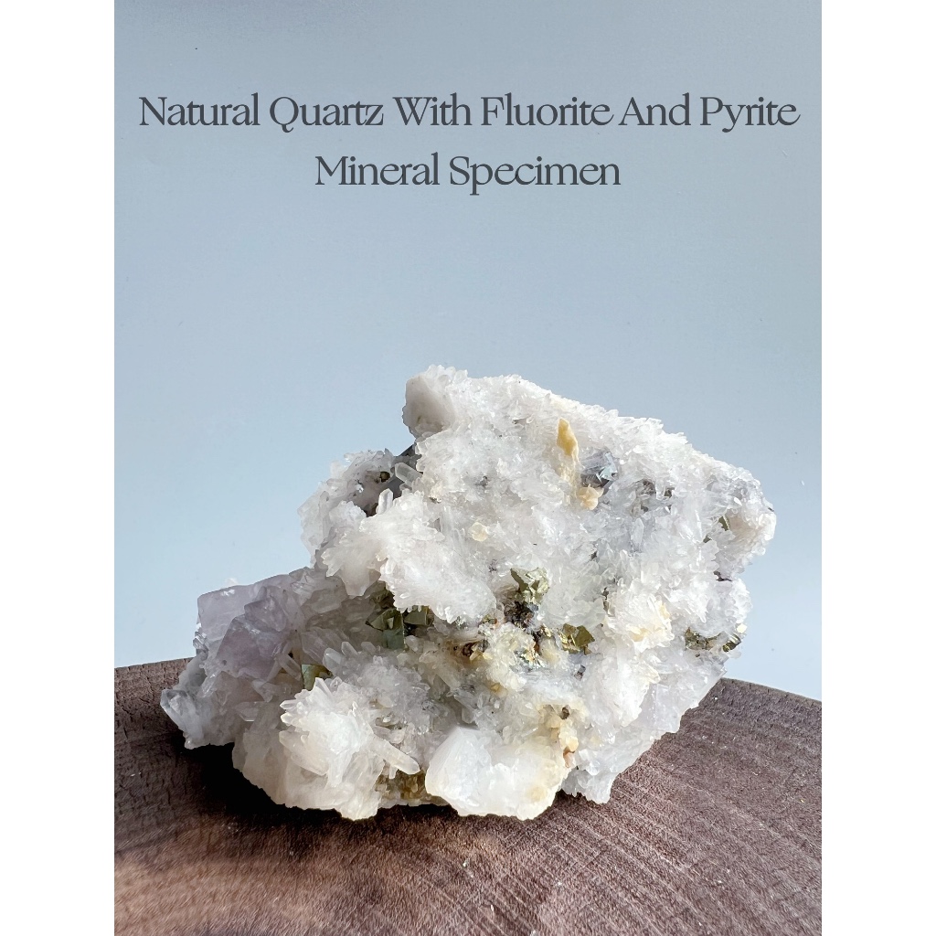 天然水 Crystal Crystaltian 生黄铁 ควอตซ์ธรรมชาติพร้อมตัวอย่างแร่ Pyrite และ Fluorite