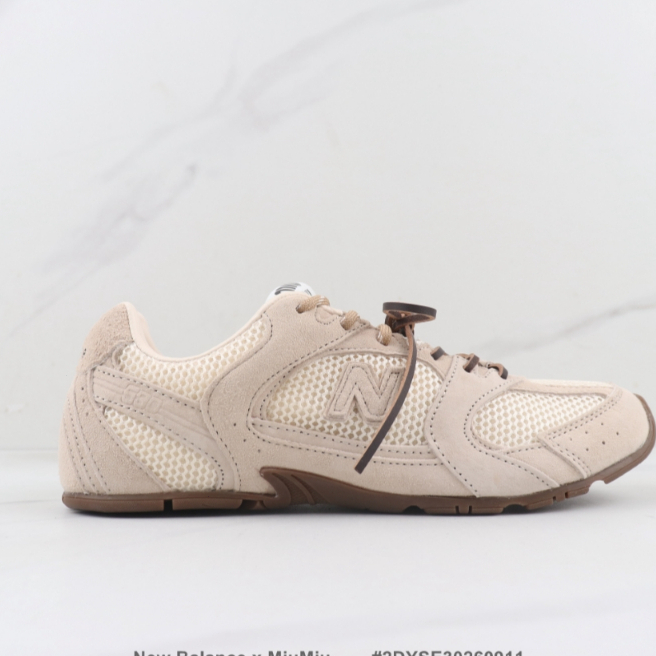 MiuMiu 530 Retro ผ้ากลางแจ้ง Low Top รองเท้ากีฬาลําลองสีเบจ