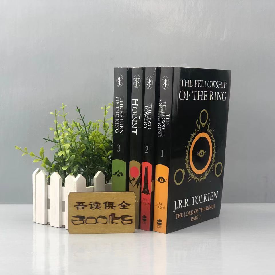 [คอลเลกชัน 4 เล่ม] The Hobbit + Lord of the Rings Trilogy English หนังสืออ่านนอกหลักสูตร