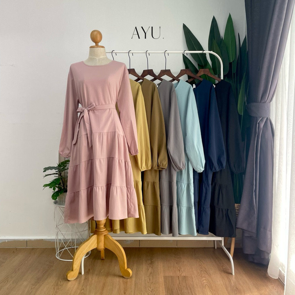 AYU Elira Simple Dress M (5752)