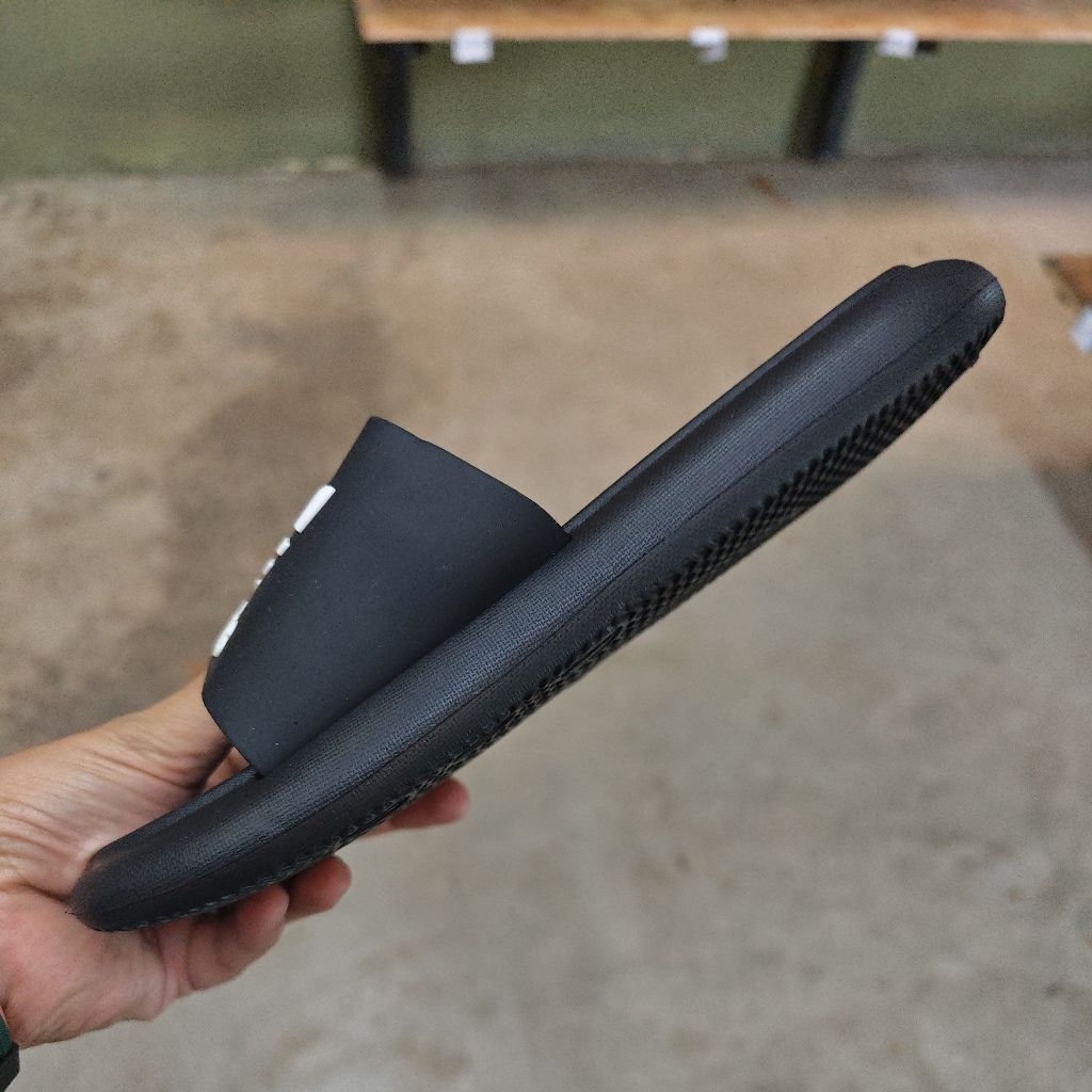 รองเท้าแตะ Adi135 ไซส์ 40-45 Eur