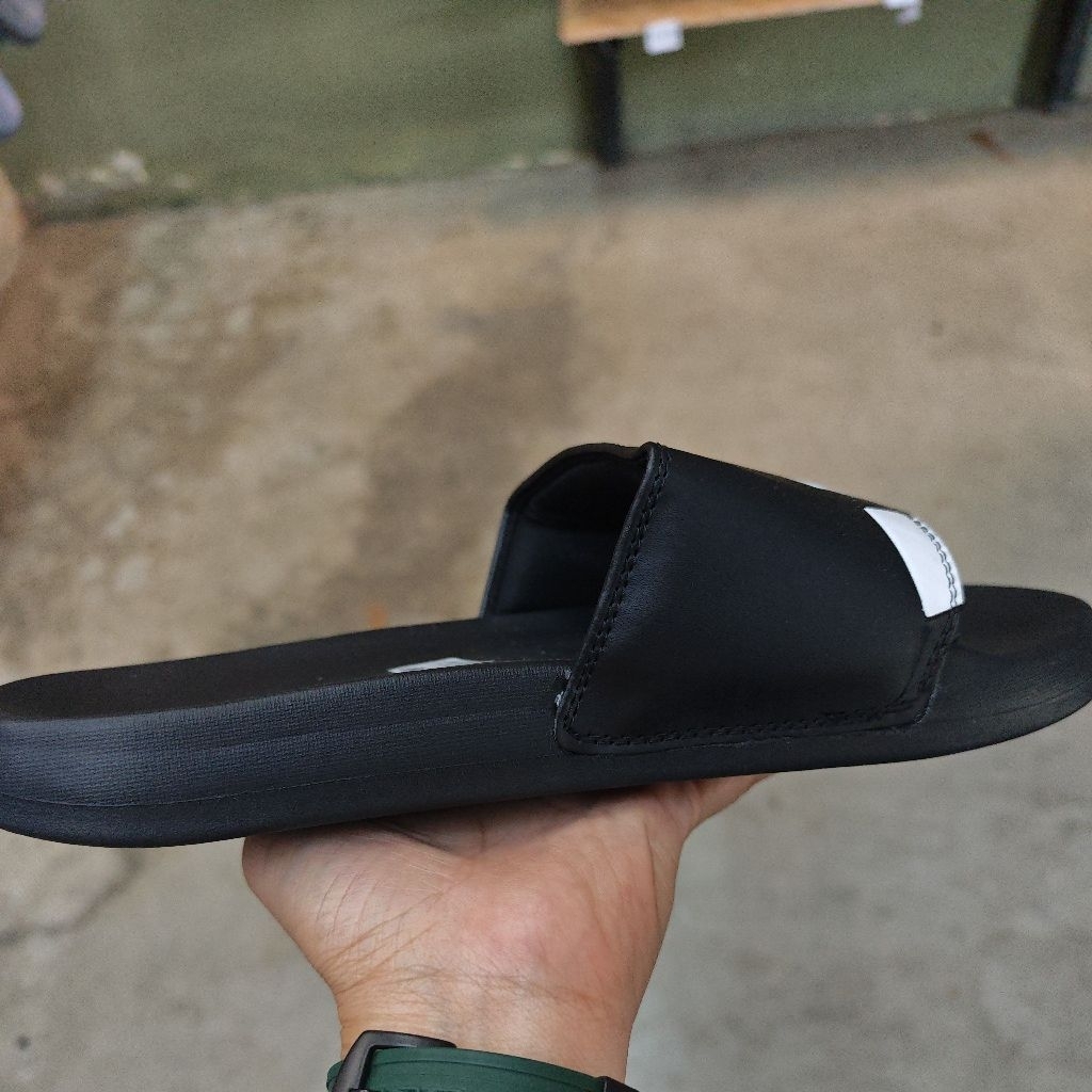 รองเท้าแตะ Adi88 ไซส์ 40-45 Eur