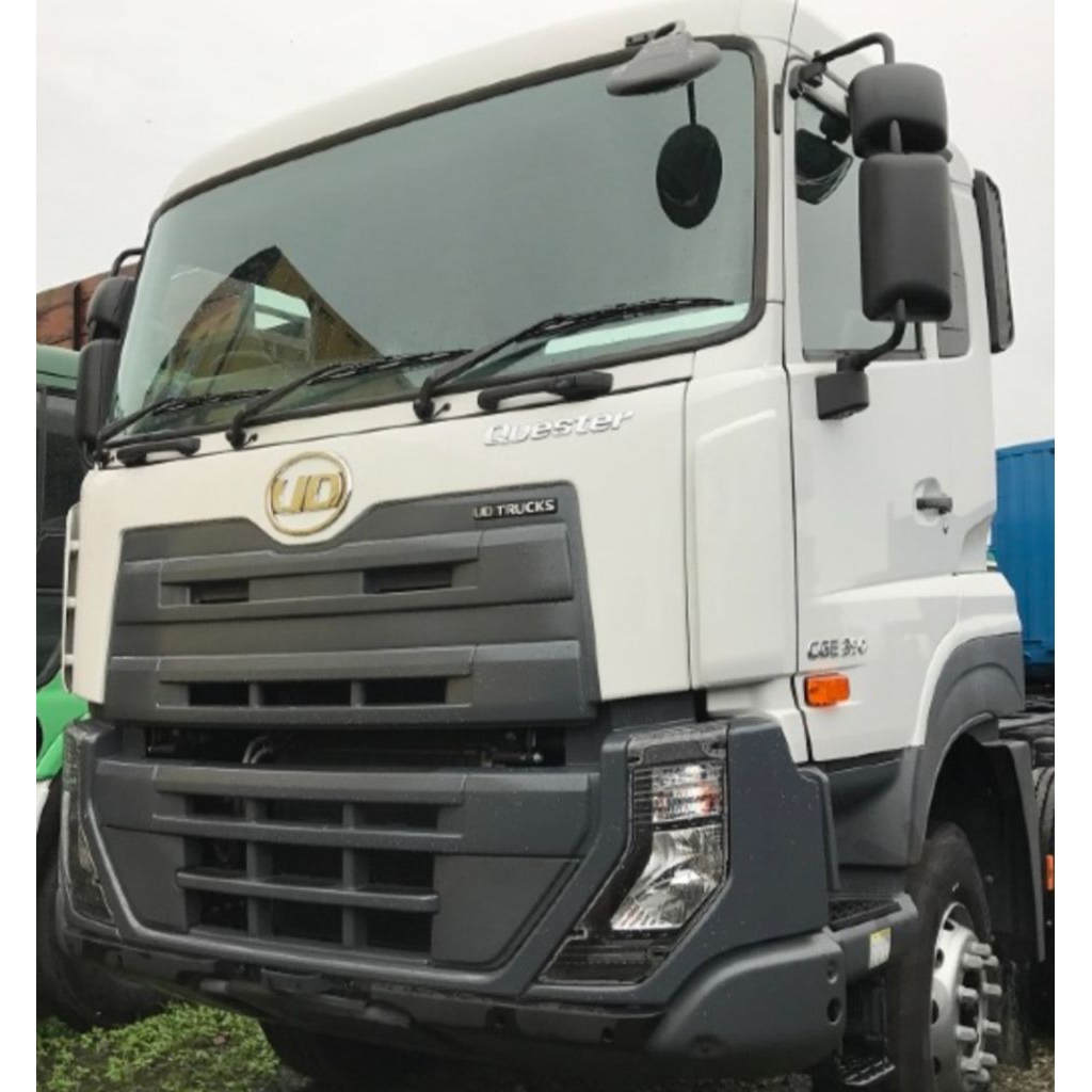 FZ Nissan UD Quester CDE330 โคมไฟประตูด้านข้าง