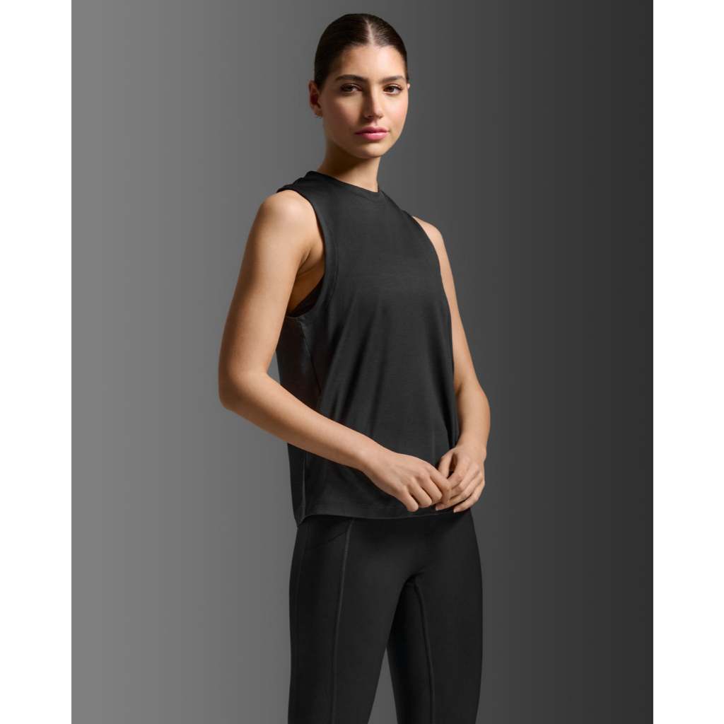 2XU เสื้อกล้ามเสื้อซอฟท์ฟอร์มผู้หญิง WR7421a