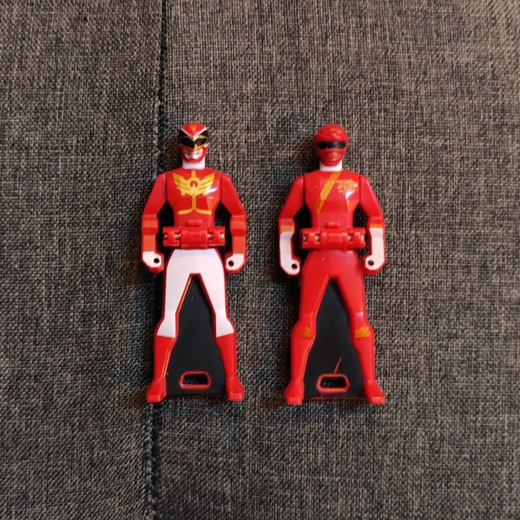 USED BANDAI SET 2x DX Goseiger Red + Gaoranger Red Ranger Key Keys Kaizoku Super Sentai Gokaiger Gok