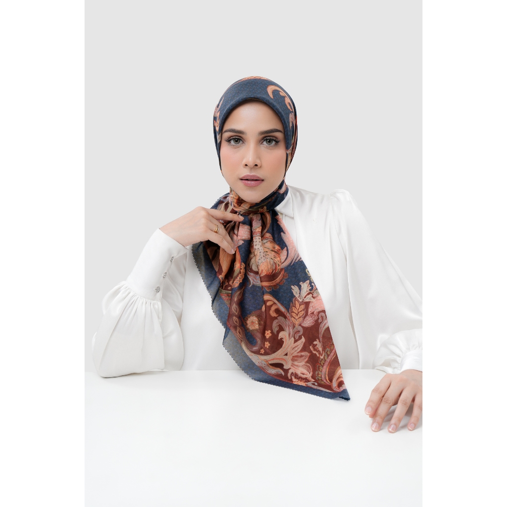 Buttonscarves Autograph 3 Square